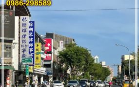 正開山路大面寬雙店面【中西區透天】