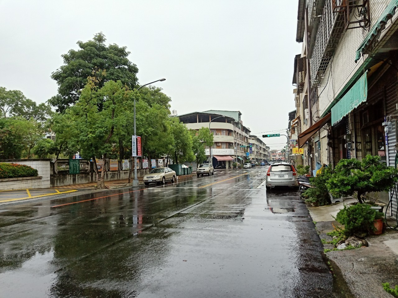 自地自建虎山國小.中興萬坪公園綠地透天店面台中買屋賣房,土地王劉志忠台中北屯捷運