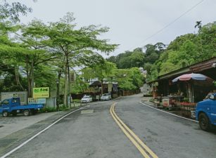 一手地鹿谷近麒麟潭頂堀段都計土地台中買屋賣房土地王劉志忠台中北屯捷運南投買地 南投買屋