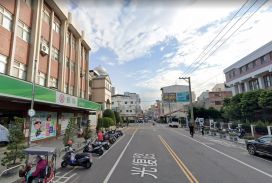 北斗蛋黃市區三角窗店面