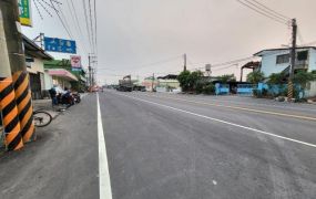 高雄大寮路邊雙面路農地