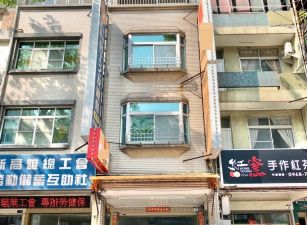 售【大順路上透天四樓增建滿屋況新黃金店面】