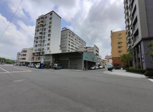 左營高鐵方正美建地