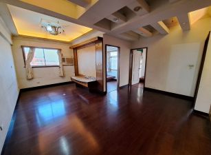 家樂福鼎山商圈高樓層景觀二房~588萬