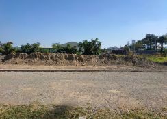 大社區大路寬都內農地-2(大社路 已分割11筆土地)大車好出入，單價：10萬