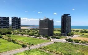 專售。宏普有逸天。挑高四米二朝南海景裝潢三房