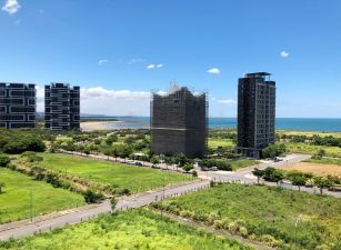 專售。宏普有逸天。挑高四米二朝南海景裝潢三房