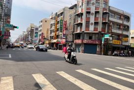 吳鳳北路金店面