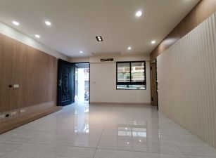 勞工公園獅甲捷運站大面寬公寓一樓~1380萬