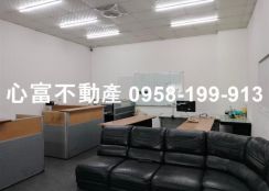 鳳山近交流道面寬廠空地大