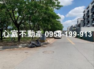 仁武稀有豪宅區建地~三面臨路