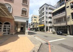 市中心方正角地