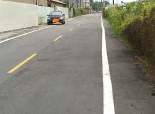 燕巢近岡山阿公店水庫路邊農地