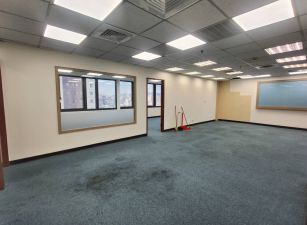賀成交龍族天廈商辦大樓台中買屋賣房,土地王劉志忠東龍國際開發集團東龍不動產大聯盟永春台中北屯捷運加盟店台中北屯捷運,捷運總站