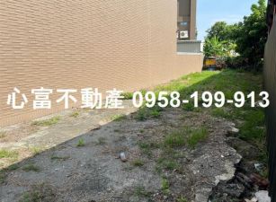 楠梓中山高中旁住四建地