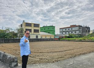 南投中興交流道旁光華段角地台中買屋賣房,土地王劉志忠