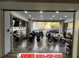 正公園路鄰轉運站旁金店面