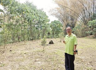 竹山鯉行路大半山鲤魚尾段景觀地226台中買屋賣房土地王劉志忠