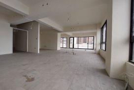 建工路三角窗店面