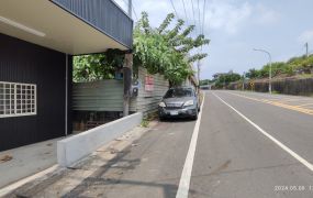 仁美國小旁都計內農地-雙面臨路,,有喜歡出價來談