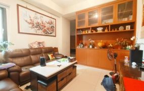 草屯5年輕屋齡前院停車漂亮別墅