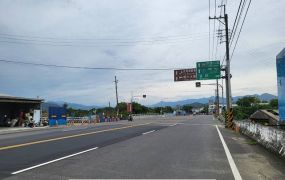近玉井市區大路邊農地