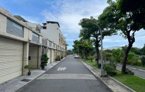 仁武河畔🏞️近仁武交流道🛣️雙車庫別墅