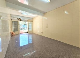 屏東林邊車站旁|大面寬4樓透天店住