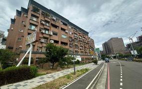 專任-高鐵嘉興大三房+車位