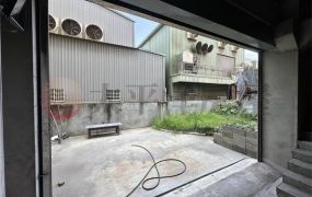 關聯電梯臨路廠房
