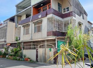 東門商圈靜巷三角窗原汁原味透天厝