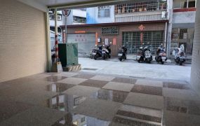 二聖輕軌大面寬車庫公寓1樓~1348萬