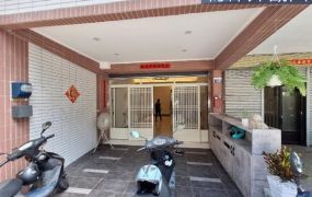 🎯大里區~立仁商圈重新規劃整理可孝親五房車位透天