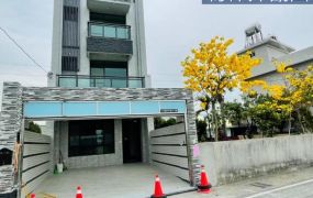 霧峰丁台全新臨路前院5.5米電梯別墅