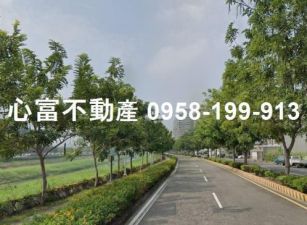 岡山河堤旁建地30米路(阿勃勒大道)