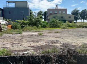 大寮15米河堤路一段空地出租