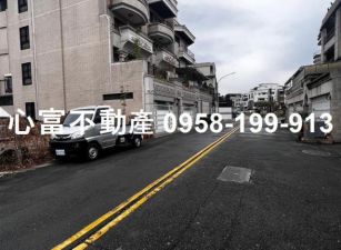 仁武灣內國小旁建地出租
