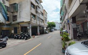 漢民商圈,捷運站旁翻新一樓