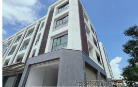 萬年五街全新三角窗透天店住