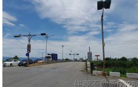 新港月眉潭臨路有水電農地