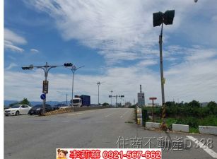 新港月眉潭臨路有水電農地