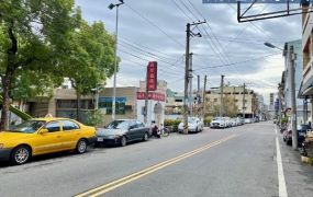🎯台中市大里區~光榮國中旁大透店地坪40坪