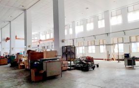 近交流道面寬挑高廠房