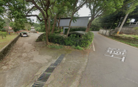 新埔鎮上樟路一段山坡農地、土地完整，雙面臨路