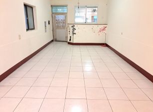 尖美大昌商圈臨八米路正三樓透天店住