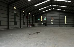 龜山30米路邊挑高倉庫/工業地廠房買賣租賃