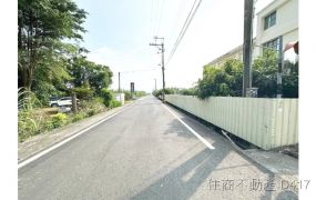 玉井84快速道路旁.有水電農地