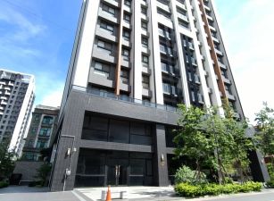 學區全新角間店面+雙車位