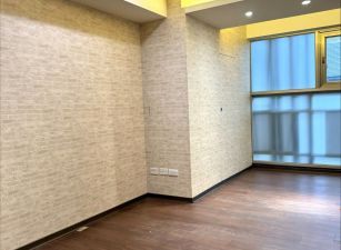 忠孝東路四段小倉庫、出入方便、有卸貨區