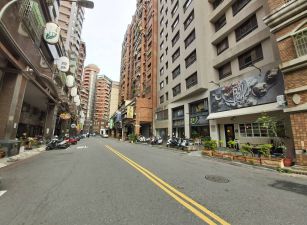 巨蛋瑞豐夜市商圈12米路店住1+2樓